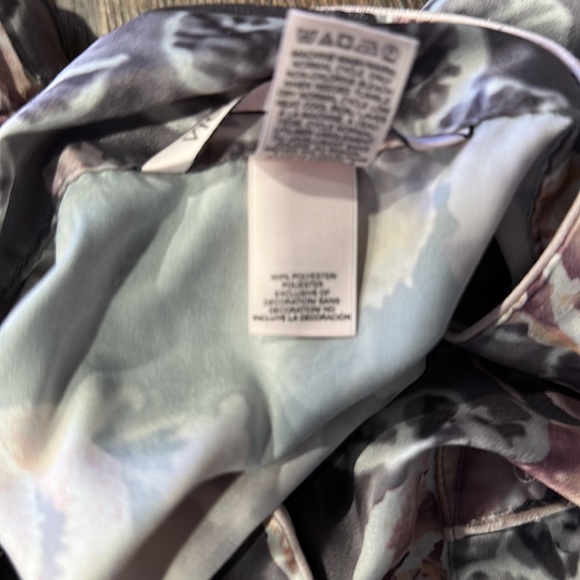 Victoria’s Secret pj set. Long sleeves pants and top - Picture 10 of 10